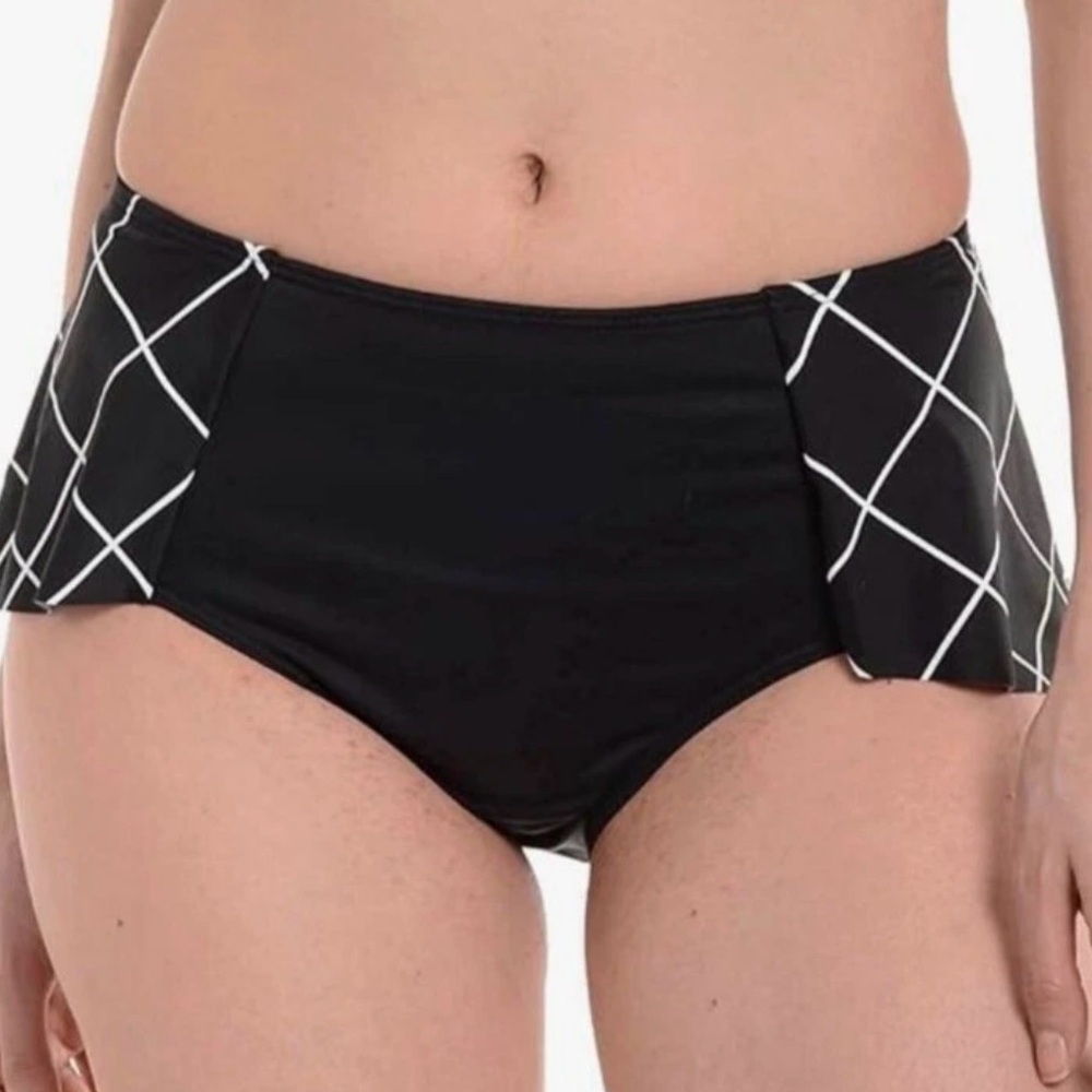 🔥SPANX! “FLIRTY” SKIRTED SWIM BOTTOM! TUMMY CONTROL! GEOMETRIC DESIGN! SLIMMING! - Picture 2 of 16